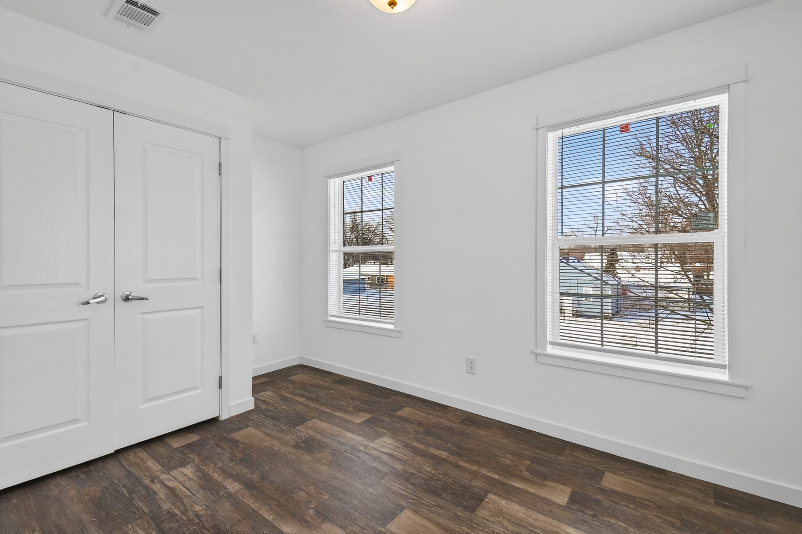 model-q-32348-bedroom4