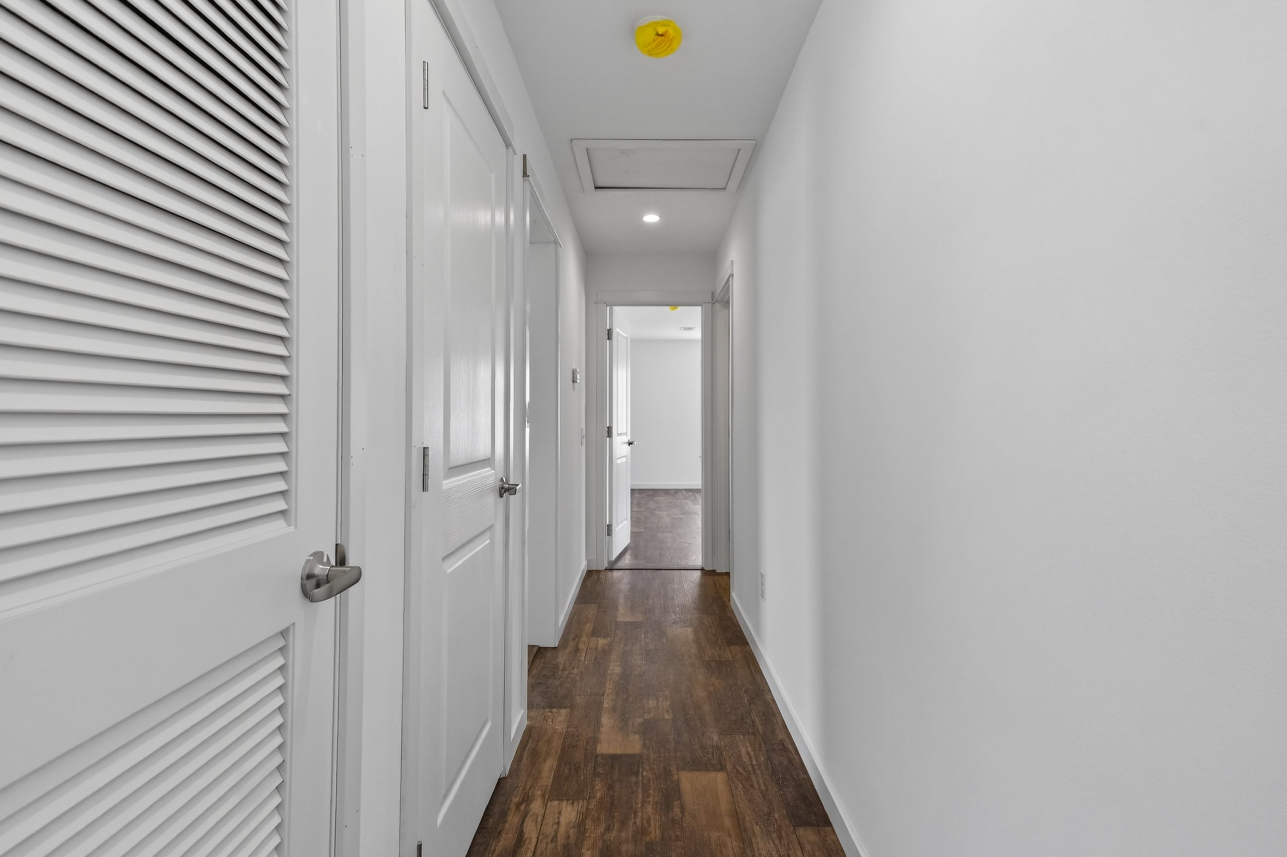 model-q-32348-hallway2 (1)