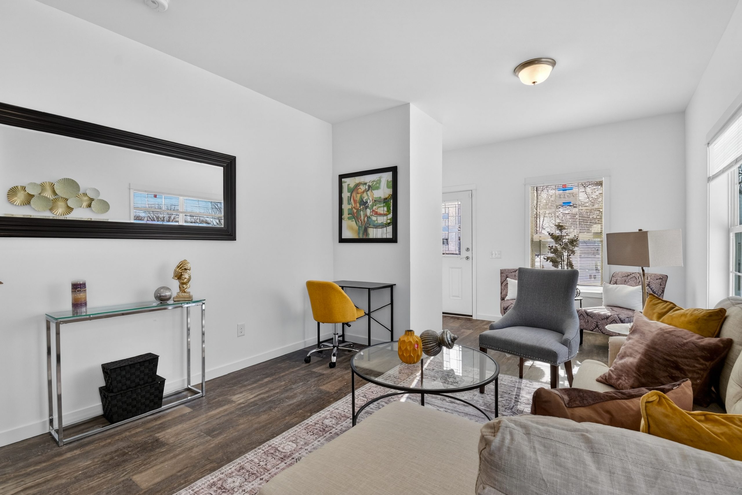 model-q-32348-living-room3