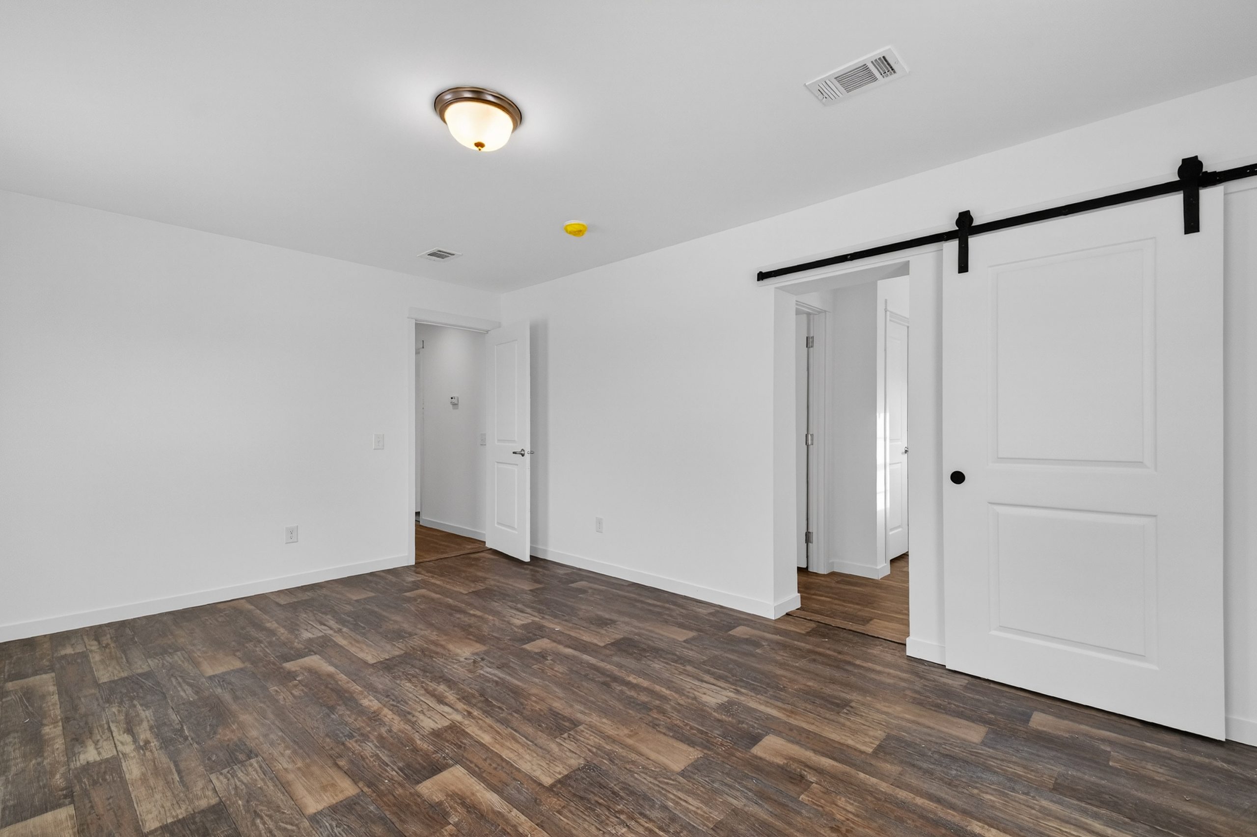 model-q-32348-primary-bedroom3 (1) - Copy