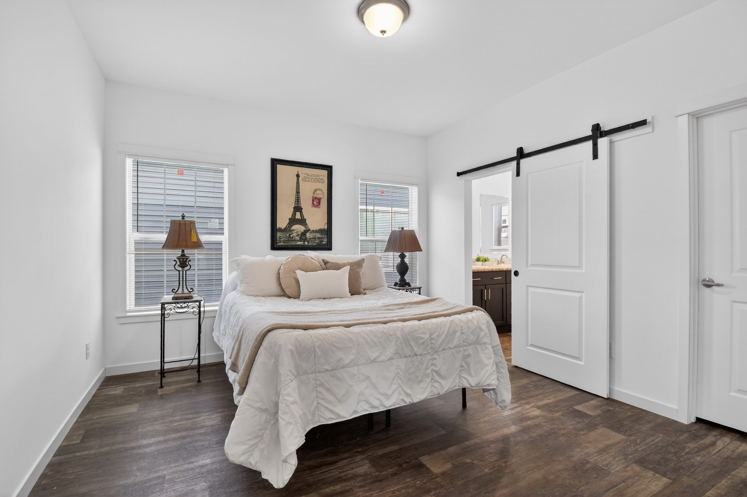 rochelle-primary-bedroom