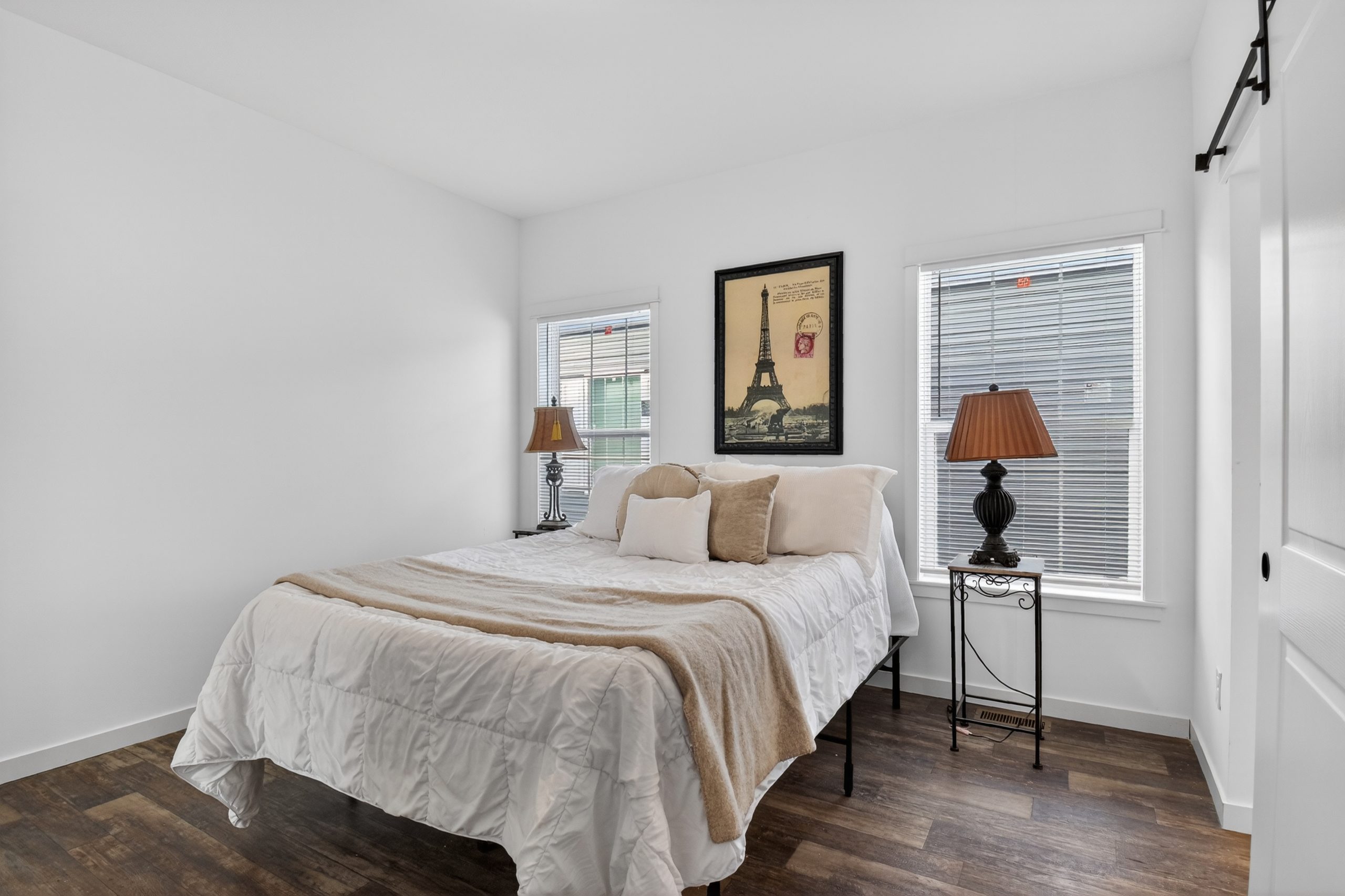 rochelle-primary-bedroom2